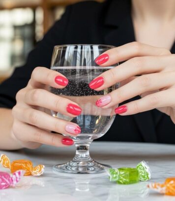 ParisSelect - Jelly nails : la manucure translucide venue de Corée qui s'impose en 2026