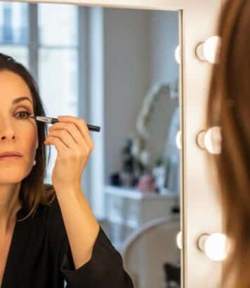 Fini l'eye-liner après 50 ans : ce maquillage liftant siren eyes pour paupières tombantes fait sensation sur TikTok