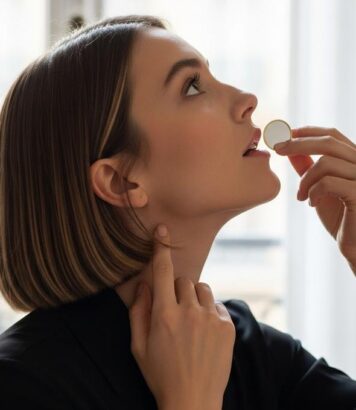 ParisSelect - Ces 6 gestes beauté changent tout avant l'été selon les experts et personne n'en parle