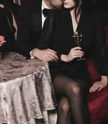 Les Chandelles, club libertin chic à Paris avec dîner live près du Palais-Royal