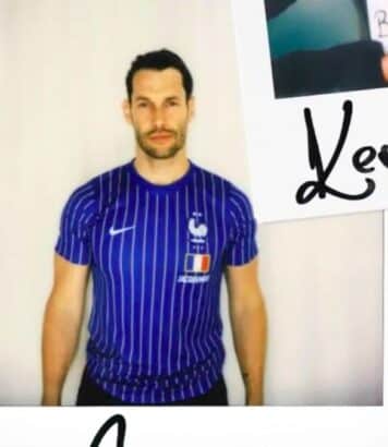 Ce maillot des Bleus repéré sur Simon Porte Jacquemus affole les fans de foot avant le Mondial 2026