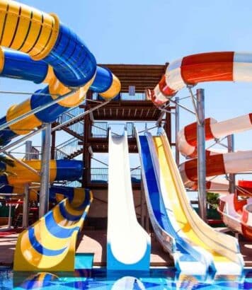 Ce parc aquatique de 9000 m² à 35 min de Paris fait oublier la canicule pour 58€ la journée