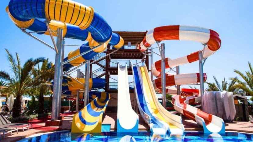 Ce parc aquatique de 9000 m² à 35 min de Paris fait oublier la canicule pour 58€ la journée