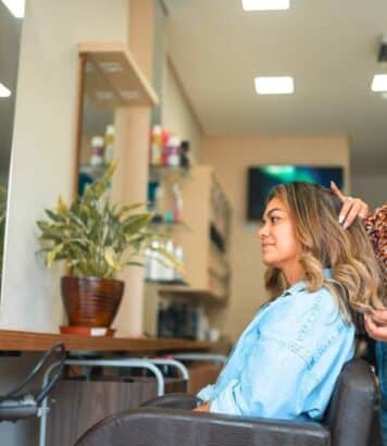 Cette coupe rajeunissante fait l'unanimité chez les femmes de 40 ans selon les coiffeurs visagistes