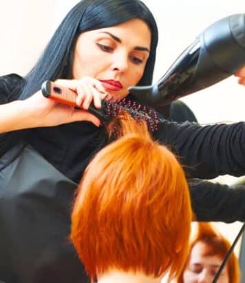 « Le shag est vraiment très populaire en ce moment » : ce coiffeur de stars parisien révèle la coupe qui détrône la pixie cet été