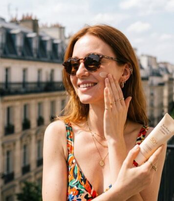 ParisSelectBook - Cette crème solaire SPF 50+ à moins de 20€ chez Sephora est la plus demandée de l'été selon une étude
