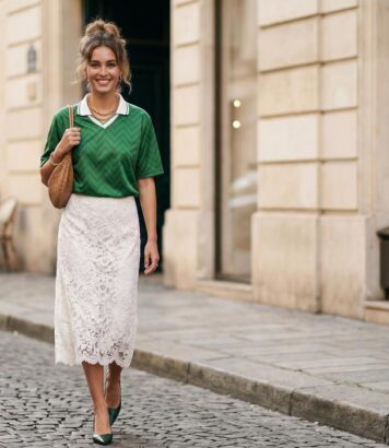 ParisSelectBook - Maillot de foot avec une jupe en dentelle : la tendance « blokecore » que Bella Hadid et Dua Lipa adoptent déjà
