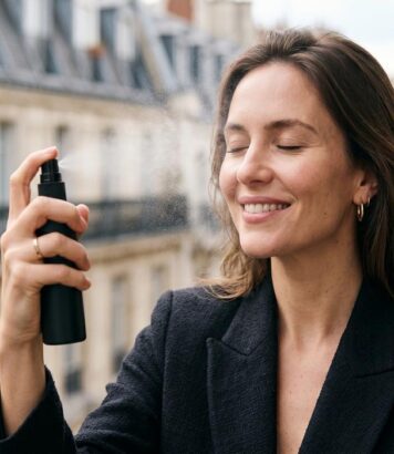ParisSelectBook - Fond de teint qui file avant midi sur peau grasse : cette nouvelle brume matifiante repérée par Sali Hughes change tout