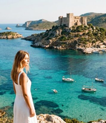 ParisSelectBook - Oubliez Ibiza et Majorque : cette petite île espagnole aux eaux turquoise reste le refuge le plus préservé des Baléares