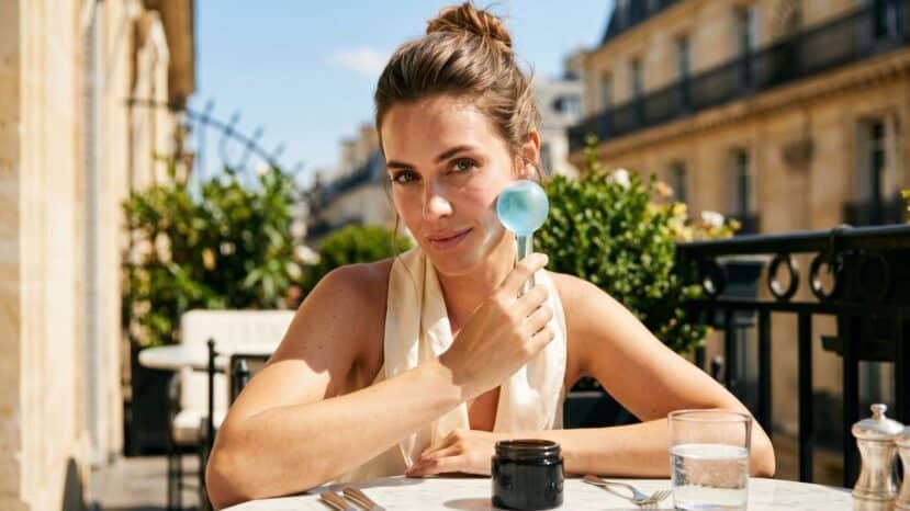 Visage gonflé sous 35° : ce soin anti-canicule effet glaçon dégonflent les traits et resserrent les pores en 10 minutes
