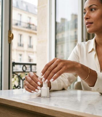 Manucure été 2026 : 9 styles blancs canon pour sublimer chaque carnation, du Milky white au gloss eau salée