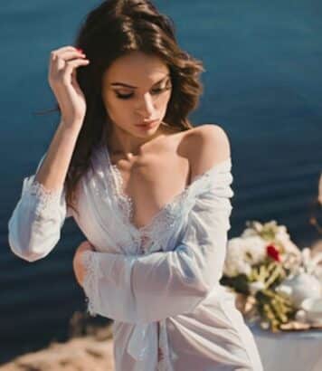 Bella Hadid, Kendall Jenner, Alexandra Saint Mleux Leclerc : la robe blanche qui s'impose comme le statement piece de l'été 2026