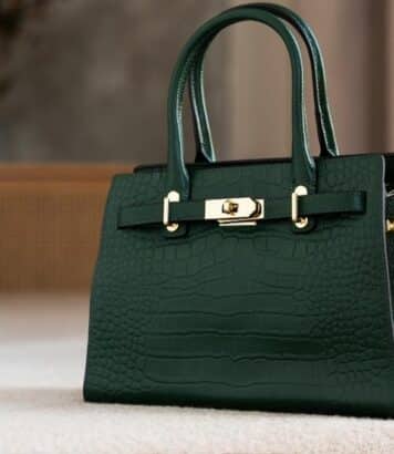 Ce sac Loewe de 1975 revient en force pour les 180 ans de la maison et Bella Hadid l'a déjà adopté