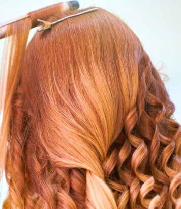 Ces 3 coiffures ultra-stylées conseillées par un expert Franck Provost pour survivre à la canicule avec des cheveux longs