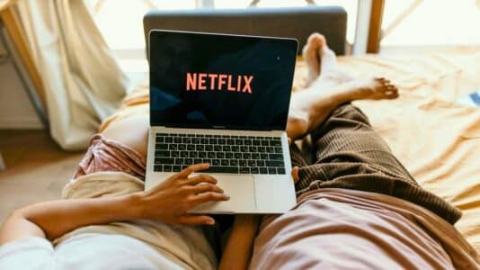 « Comme dans les livres d'Harlan Coben » : ce thriller Netflix décroche la note parfaite de 100 % sur Rotten Tomatoes