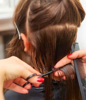 « Elle fonctionne sur toutes les longueurs » : le coiffeur de Kim Kardashian dévoile LA coupe star de l'été 2026