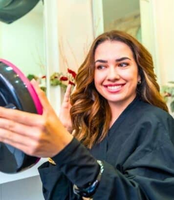 Envie de changer de tête cet été : les 5 coupes et couleurs qui rafraîchissent le visage en un rendez-vous chez le coiffeur