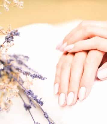 Fini la french manucure cet été : ce motif graphique et rétro va envahir tous les salons dès juin
