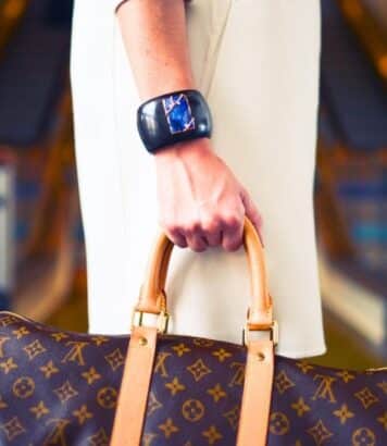 Léa Seydoux et Cate Blanchett sont descendues d'avion à Nice avec la même valise Louis Vuitton, et elle vient de sortir