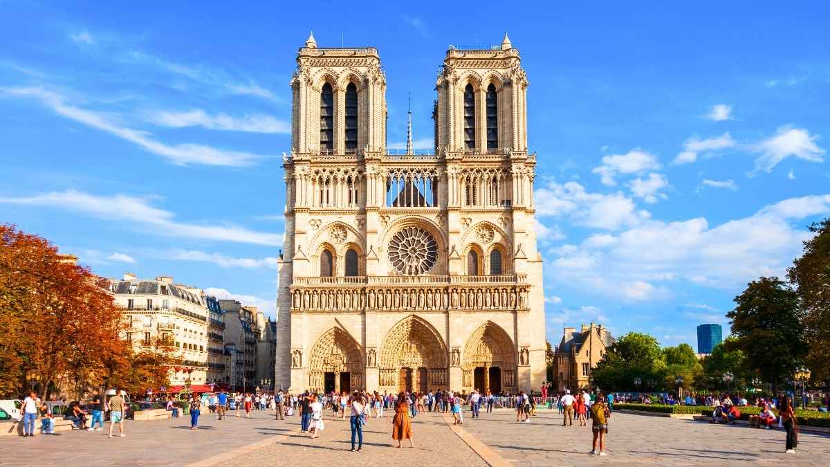 Notre Dame De Paris Is Changing The Rules For Guided Tours Effective notre-dame-de-paris-is-changing-the-rules-for-guided-tours-effective