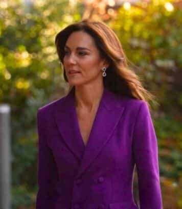 Robe jaune beurre satinée et boucles d'oreilles de son mariage : le clin d'œil de Kate Middleton à William