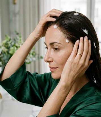 ParisSelectBook - « Un cuir chevelu sain, c'est la base d'une belle chevelure » : la méthode italienne des 5 points pour bien se laver les cheveux