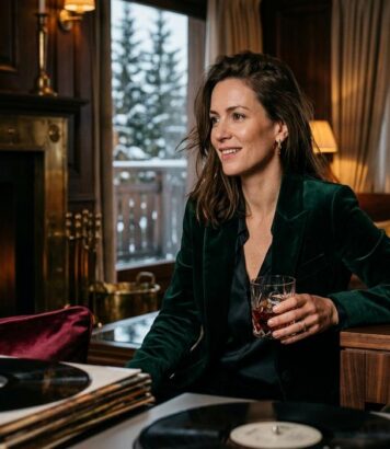 ParisSelectBook - À Courchevel 1850, ce nouveau 5 étoiles troque le chalet alpin pour l'ambiance d'un club londonien et un restaurant signé Simone Zanoni