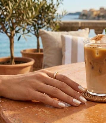 ParisSelectBook - Coconut Latte Nails are quietly replacing the classic white summer manicure, and they flatter every tan
