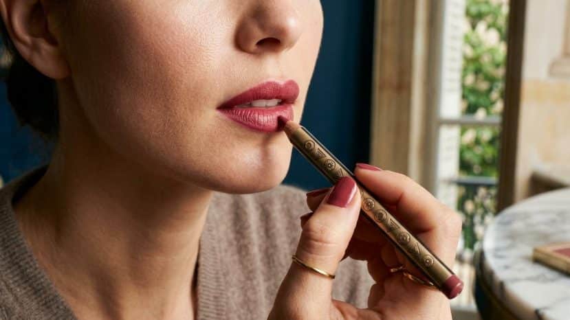 ParisSelectBook - Louis Vuitton dévoile LV Crayon à 50€ : 10 teintes signées Pat McGrath qui tiennent 24h sans bavure