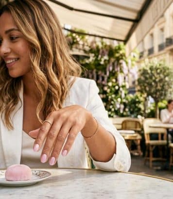 ParisSelectBook - Mochi Pink, la manucure rose crème glossy qui s'impose partout cet été 2026