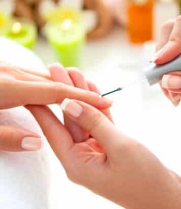 Après le matcha, l'ube latte s'invite sur les ongles et signe la manucure la plus convoitée de l'été 2026