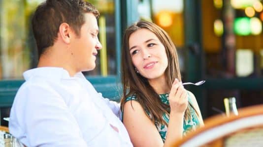 Ces 10 restos trop bons restent ouverts tout le mois d'août à Paris, du bistrot étoilé au rooftop des Galeries Lafayette