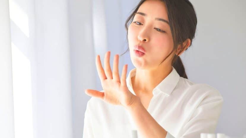 Ces 10 vernis sèchent en 60 secondes chrono et transforment votre manucure express à la maison