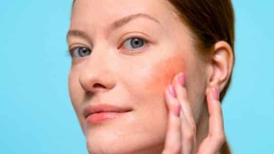 « C'est canon » : ce blush cuit à 3,29 € en Nocibé rend le maquilleur des stars Charly Salvator complètement fou