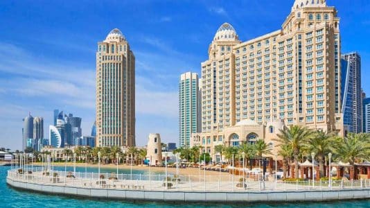 Au Four Seasons Hotel Doha, la ville troque le luxe ostentatoire pour une escale culturelle qui change tout
