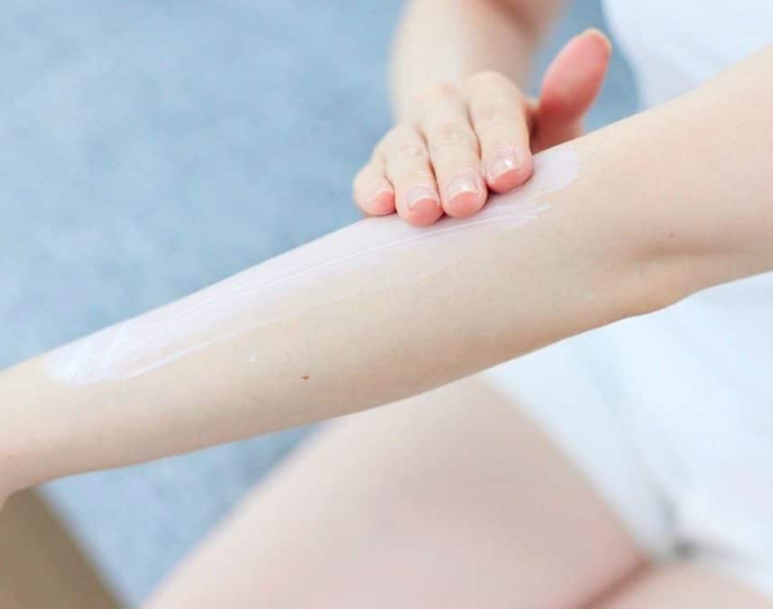 Glow Protect, la première crème hydratante anti-moustiques signée Misaj, déjà en rupture après son lancement