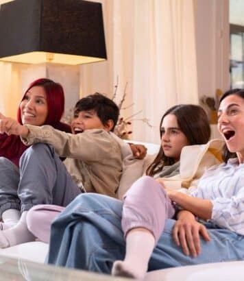 Harlan Coben dévoile son trio d'acteurs pour sa nouvelle série Netflix : mon préféré vient de Riverdale