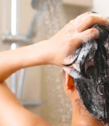 J'ai testé 12 shampoings après mes vacances : un seul a sauvé mes cheveux abîmés