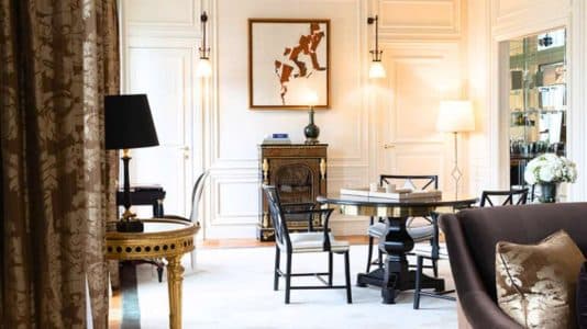 La Réserve Paris sacrée meilleur hôtel du monde pour la deuxième année : voici le prix d'une nuit dans ses 15 chambres confidentielles