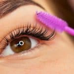 « Mes cils ont doublé de volume » avec ce coffret Benefit soldé, le mini offert file dans ma trousse de vacances