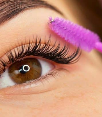 « Mes cils ont doublé de volume » avec ce coffret Benefit soldé, le mini offert file dans ma trousse de vacances