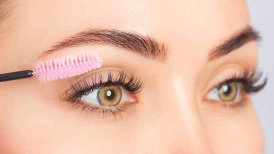 « Mes cils sont longs sans extensions » : ce sérum vegan aux peptides promet un regard XXL en 6 semaines