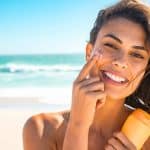 Nivea signe son premier soin fabriqué en Corée et ce stick solaire SPF 50+ s'arrache déjà pour l'été