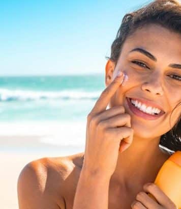 Nivea signe son premier soin fabriqué en Corée et ce stick solaire SPF 50+ s'arrache déjà pour l'été