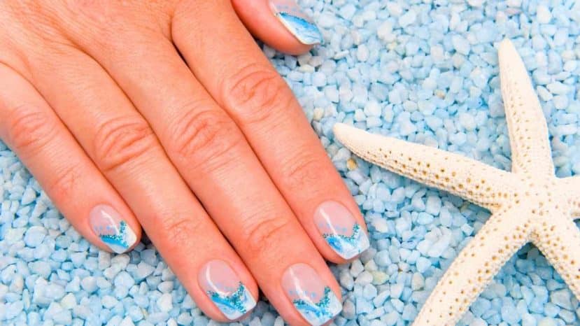 Pantone a tranché pour 2026 et cette couleur de vernis va s'imposer sur toutes les plages cet été