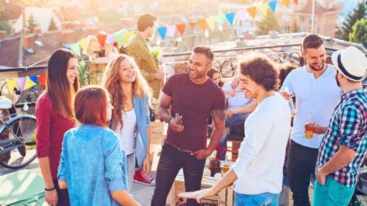 Perchés à 150 mètres, un rooftop de 500 m2 et un restaurant vont transformer cette tour de La Défense d'ici 2028