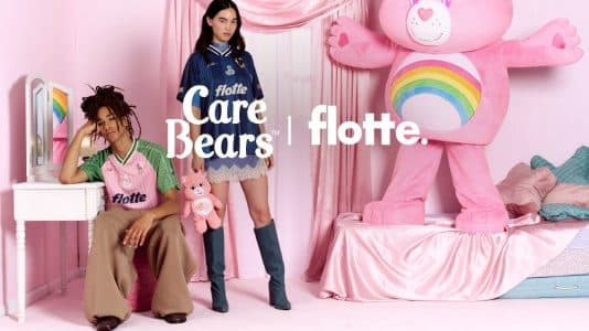 FLOTTE x Bisounours la collab nostalgie qui réinvente le vestiaire parisien avec légèreté