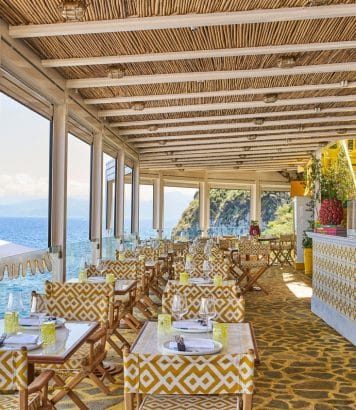 Jumeirah Capri Palace cet été art gastronomie et Dioriviera sur la terrasse d'Il Riccio