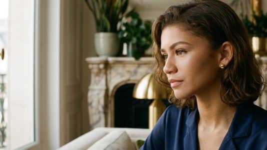Zendaya adopte les ghost lashes, la tendance qui détrône le mascara