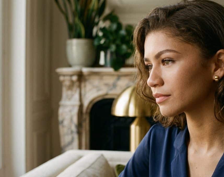 Zendaya adopte les ghost lashes, la tendance qui détrône le mascara